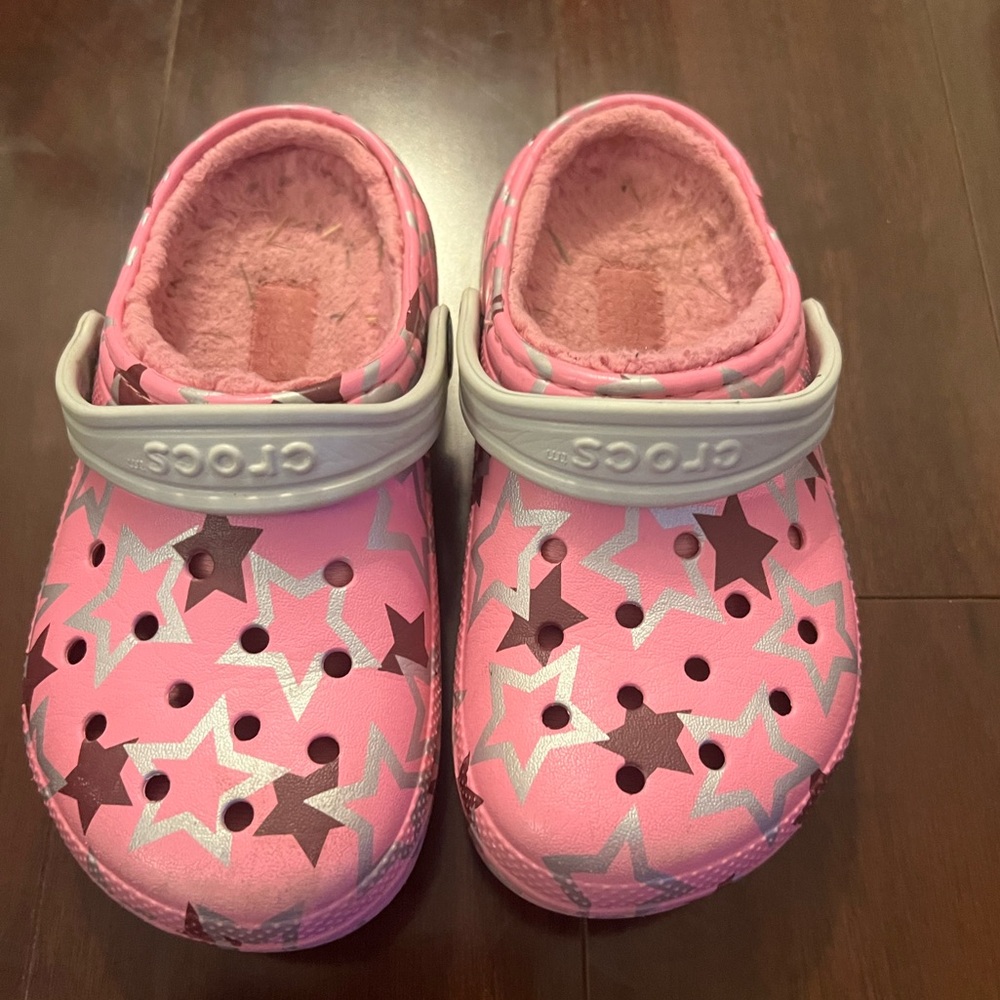 Cozy Pink Star Crocs